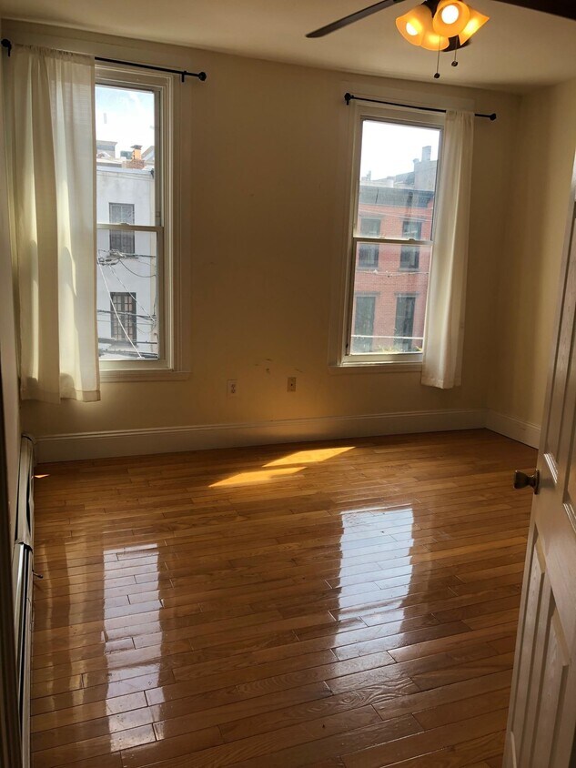 Foto del edificio - 130 Bloomfield St