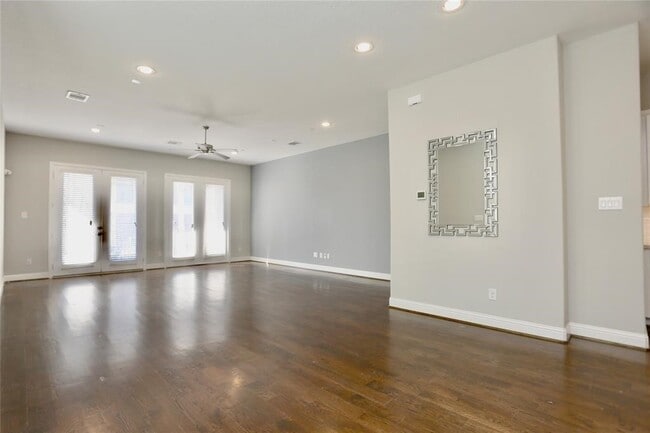 Foto del edificio - 1227 W 19th St