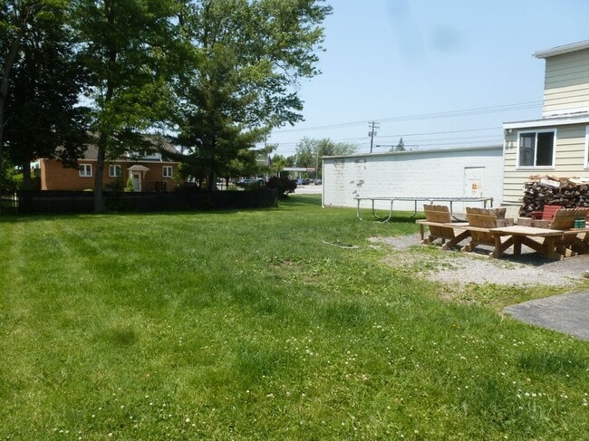 Building Photo - 3637 Walden Ave