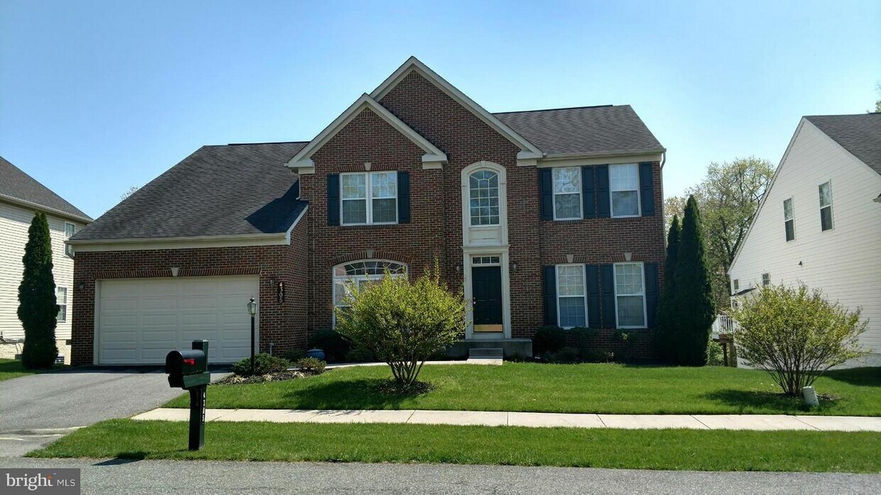 Foto principal - 4305 Medallion Dr