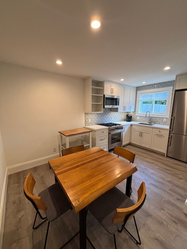 Building Photo - 3526 Divisadero St