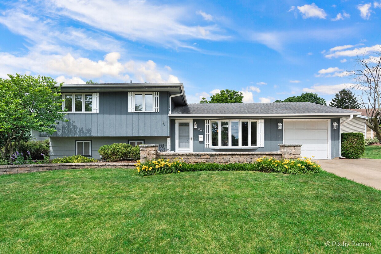 Foto principal - 630 Cape Ln
