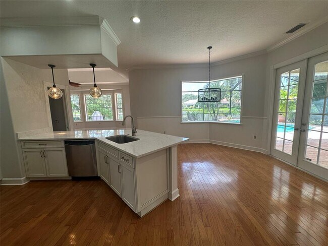Foto del edificio - 4910 Old Creek Dr