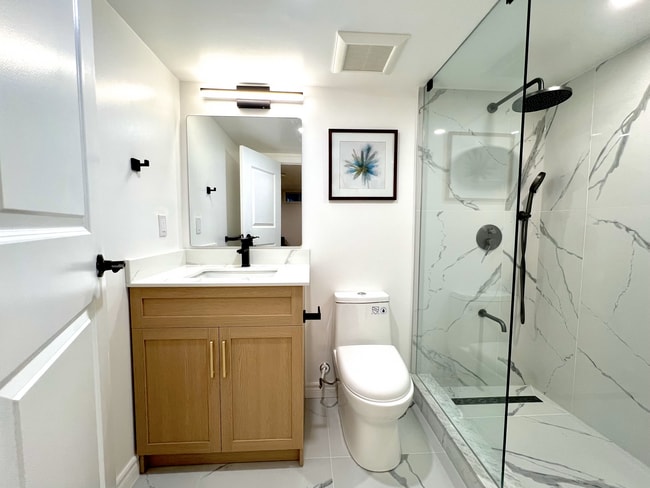 Building Photo - 2 Lytton Blvd