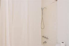 Building Photo - 8405 Wilcrest Dr