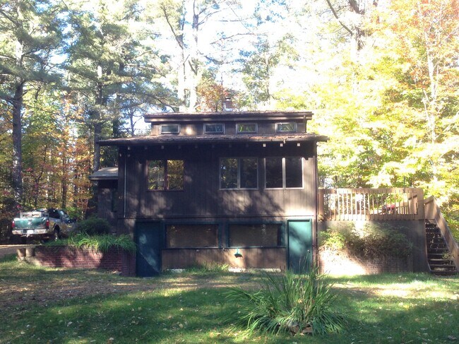 Foto del edificio - 42 Passino Rd