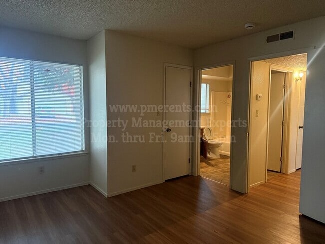 Foto del edificio - 3701 Colonial Dr