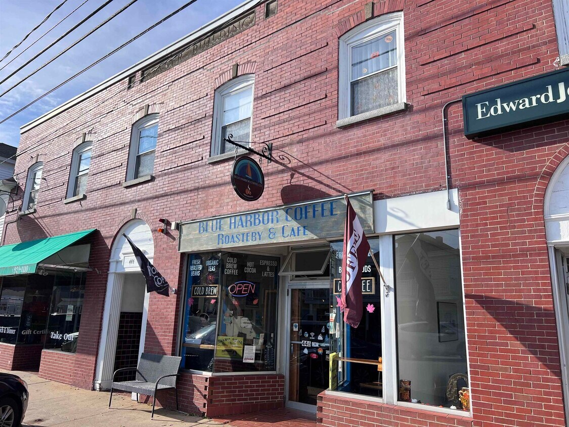 444 Lafayette Rd Unit 2, Hampton, NH 03842 Room for Rent in Hampton