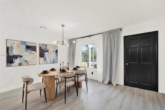 Foto del edificio - 51 NE 56th Ct