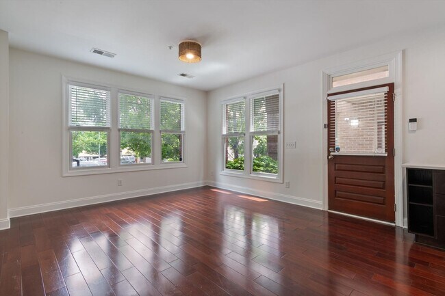 Building Photo - 1229 4th Ave N Nashville, TN 37208