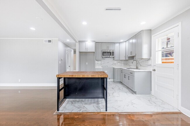 Foto del edificio - 4677 W 84th Pl