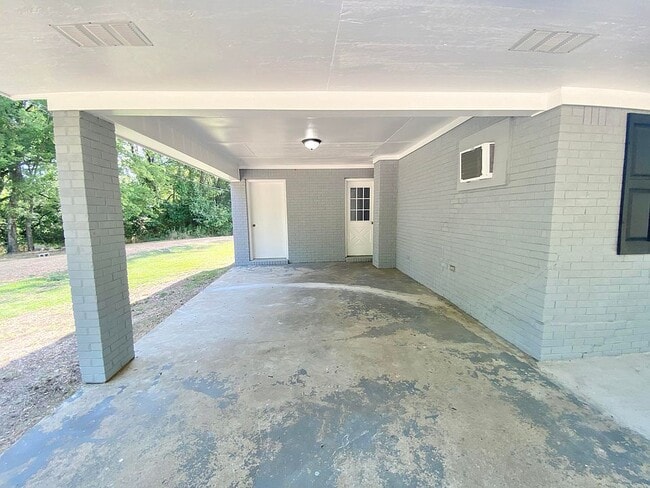 Photo - 20117 County Line Rd House