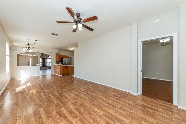 Foto del edificio - 12262 Hollybush Terrace