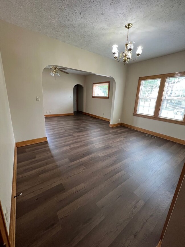 Foto del edificio - 300-302 E. 6th Street, Hoisington