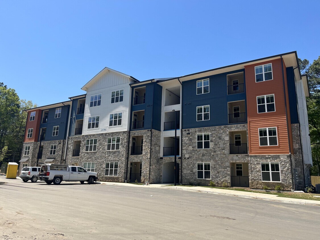 Fox Crossing Luxury Apartments Apartments in Durham, NC