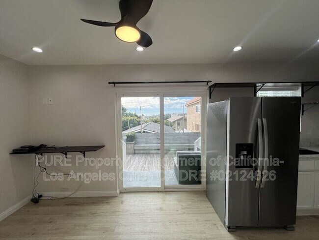 Foto del edificio - 670 W 2nd St