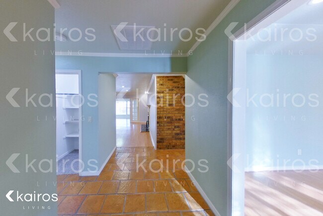 Building Photo - 6604 Palacio Dr.