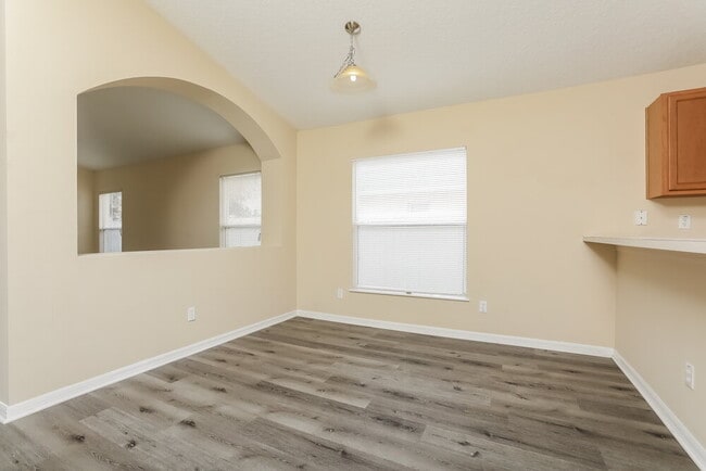 Building Photo - 4085 Waltham Forest Dr