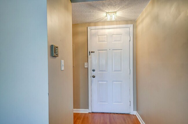 Foto del edificio - FOR RENT PRINCESS ANNE GARDENS!!
