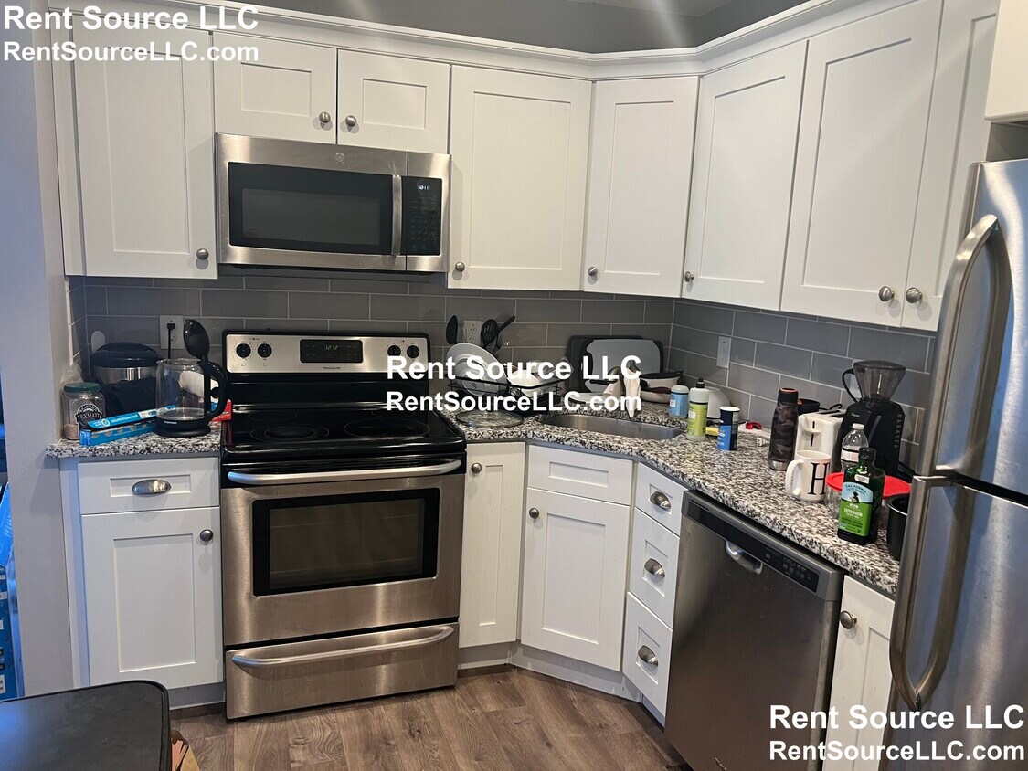 Primary Photo - 93 2nd St