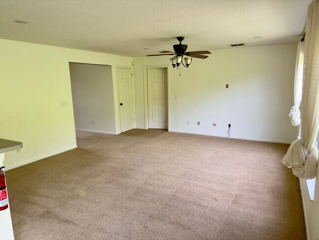 Foto del edificio - Call Ed for showings (352) 217-0284
