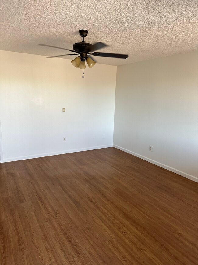 Building Photo - 11026 N 16th Ave