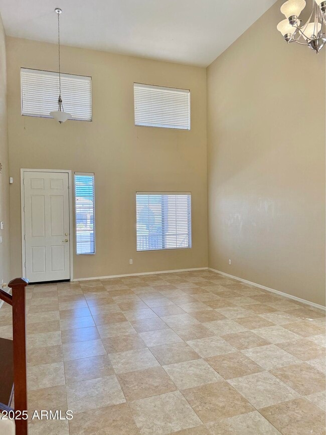 Foto del edificio - 2914 N 127th Ln
