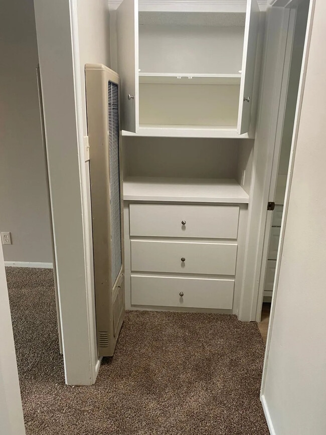 Hallway - Green Oaks Apartments, LLC.
