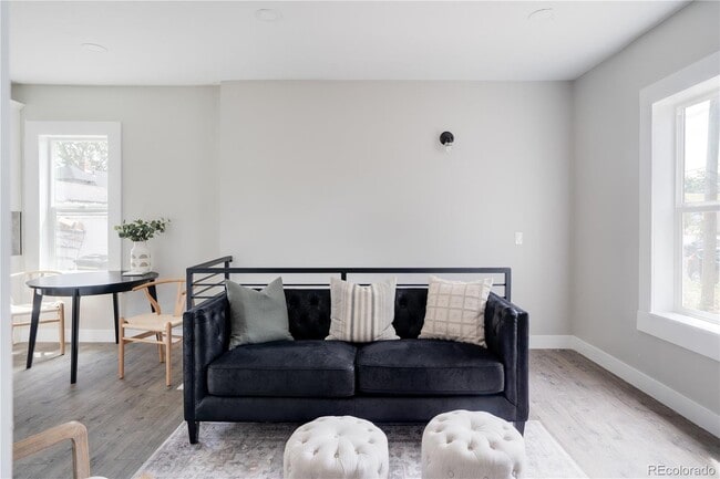 Photo - 721 W 5th Ave House