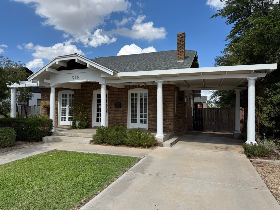 Foto principal - 946 E Coronado Rd