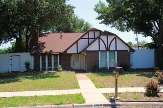 Building Photo - 2416 Majestic Dr