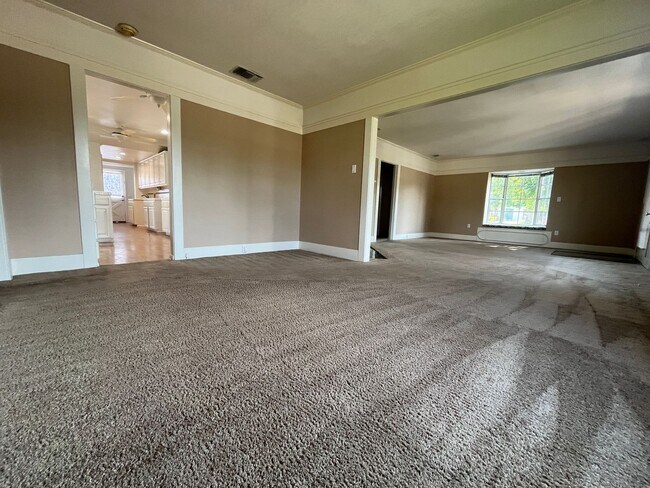 Building Photo - Single-Story 3-Bedroom Redlands Home Near ...