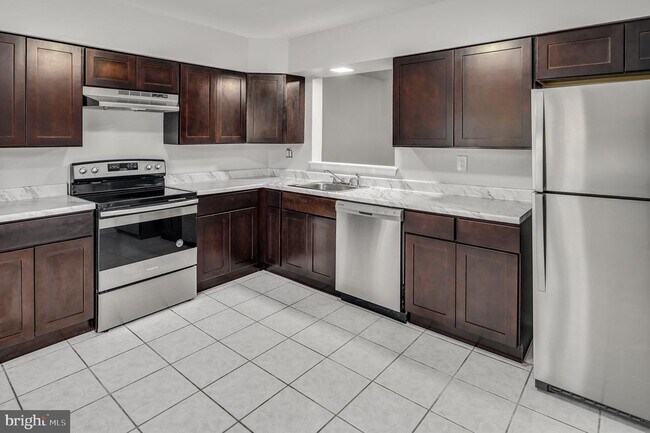 Building Photo - 4899 Bala Ct