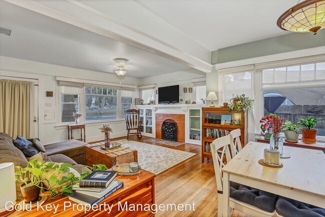 Foto del edificio - 3 br, 1 bath House - 4170 Oregon Street