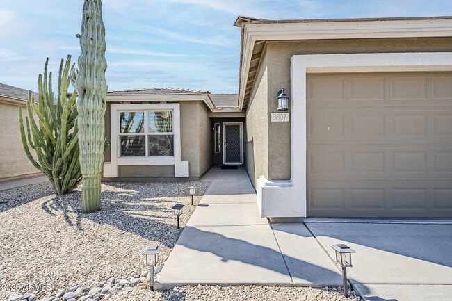 Building Photo - 3807 E Hazeltine Way