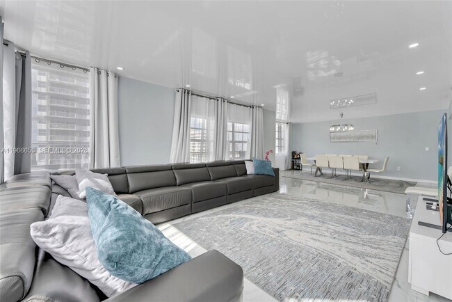 Foto del edificio - 1980 S Ocean Dr