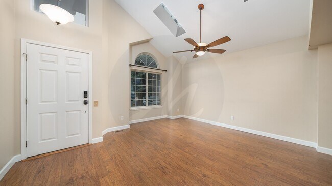 Building Photo - Four bedroom in Gatehouse Village with Fenced Yard and Views!