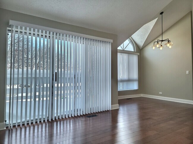 Building Photo - 1256 Ranchview Ct
