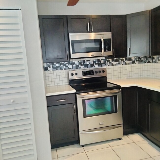 Foto del edificio - 1398 NE 32nd St