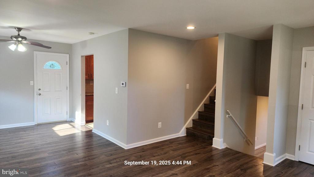 Foto principal - 4705 Falcon St