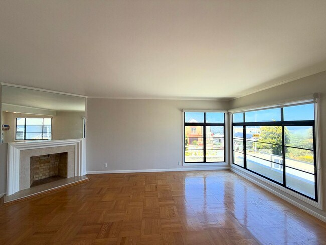 Foto del edificio - UPDATED HUGE SUNNY 2250sf 3BR+Den/1+2Half BA 2250sf Sunset/UCSF Home VIEWS AVAILABLE NOW