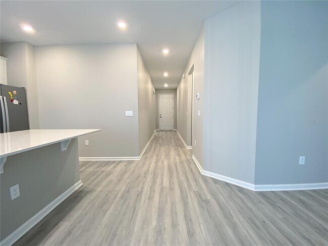 Building Photo - 706 Benz St