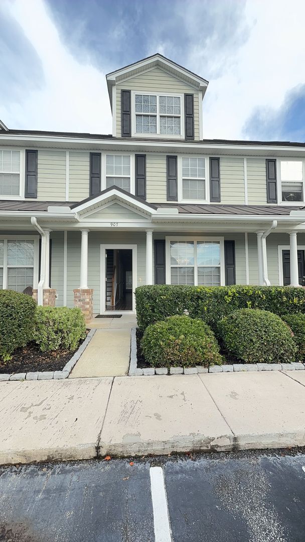 Building Photo - 907 Hemingway Cir