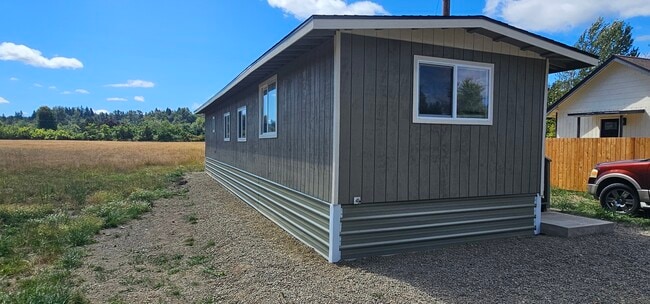 Building Photo - 109 Ray Rd W