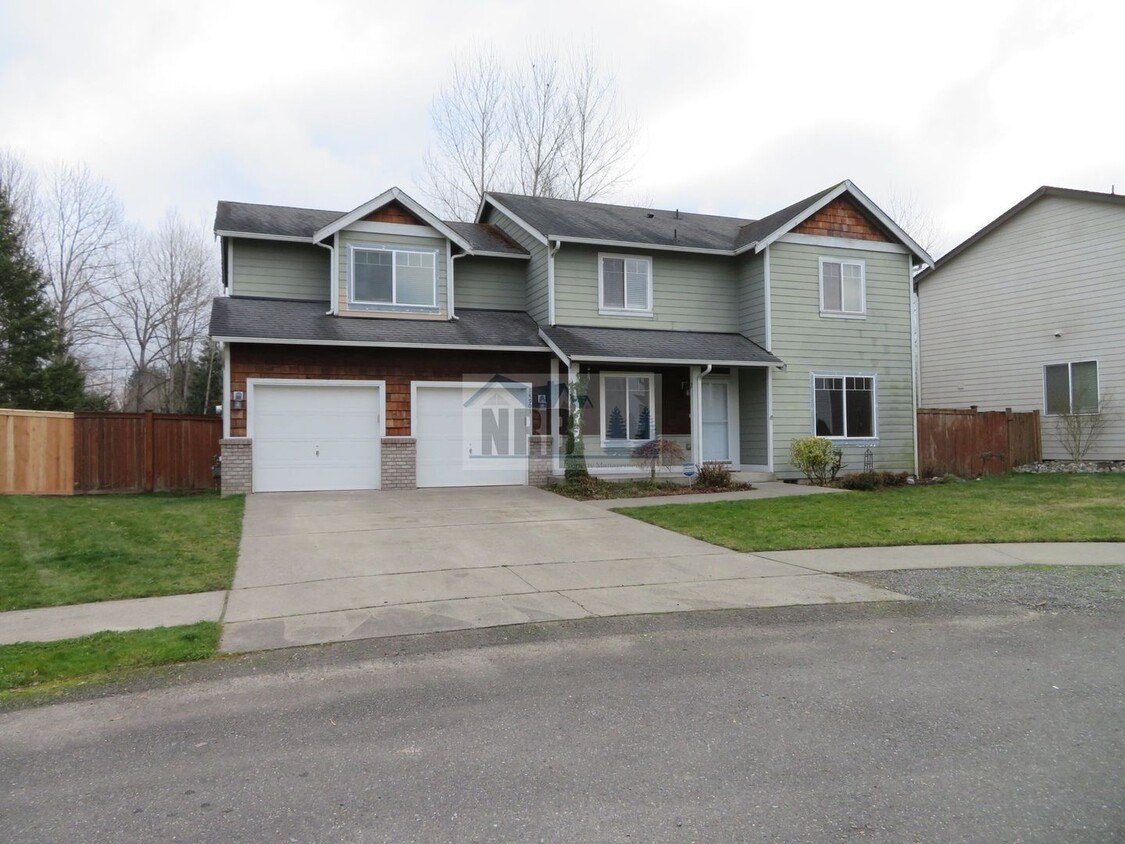 Primary Photo - Beautiful House at Puyallup - Freshly Pain...