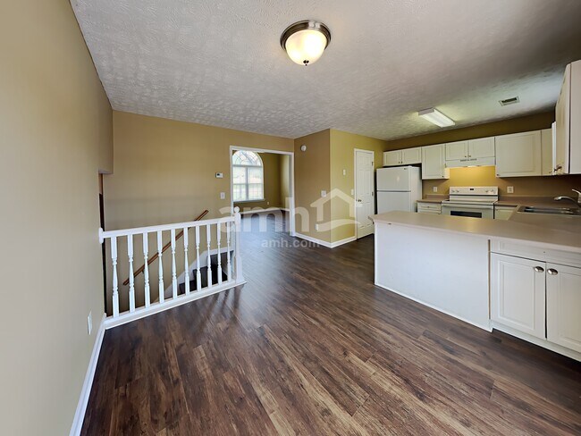 Foto del edificio - 6135 Steve Scarlett Pl