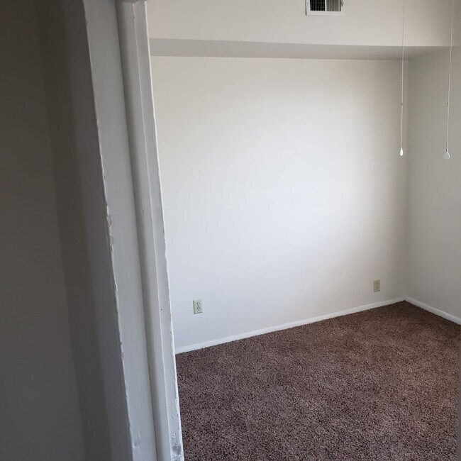 Foto del edificio - 1320 N Main St