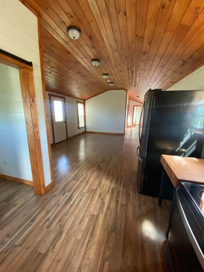 Foto del edificio - 990 Clay Kiser Rd