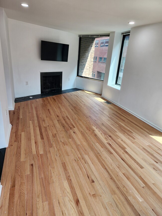 Foto del edificio - 3222 Cherry Hill Ln NW