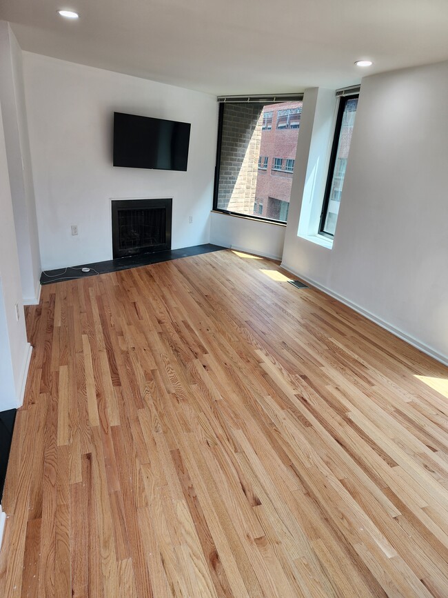 Building Photo - 3222 Cherry Hill Ln NW